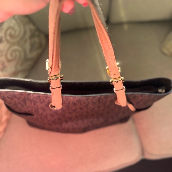 Michael Kors Large Handbag 👜 - Picture 4 of 7